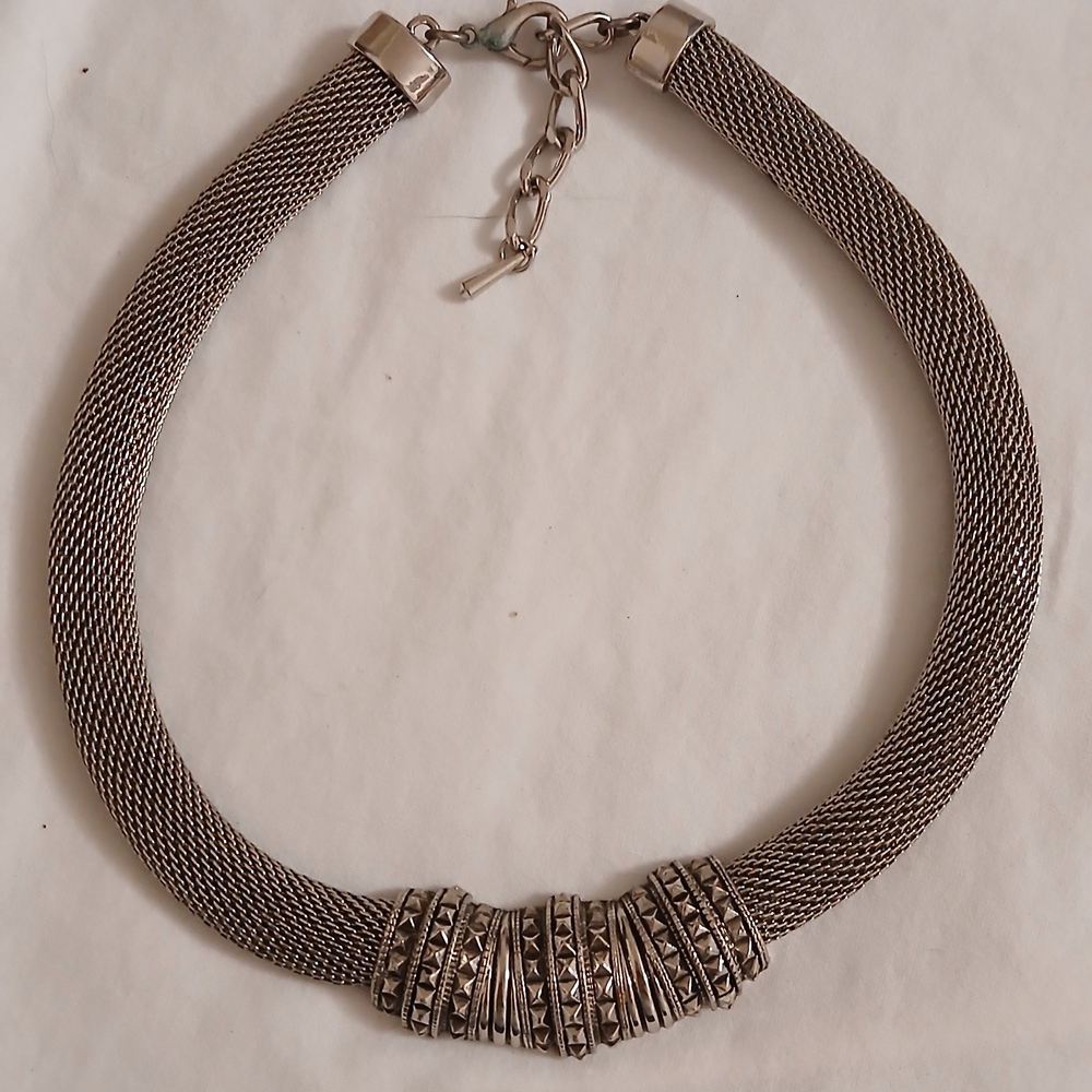 Elegant Silver Mesh Necklace